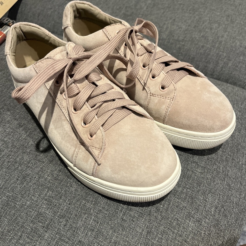 propet womens shoes DUROCLOUD SIZE 7 W -WCA032L  Color Sand Sneakers